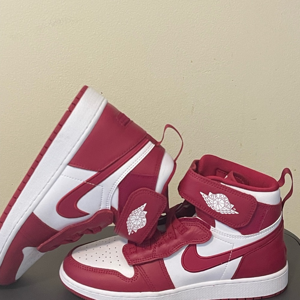 Jordan 1 High Varsity Red White - Picture 2 of 2